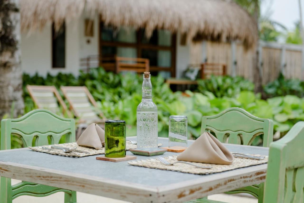 Las Palmas Villas And Casitas Siargao Хенерал Луна Екстериор снимка